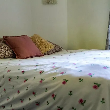 Quiet And Bright Apt Close To Pere Lachaise